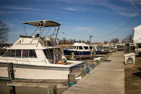 Marinas in essex md Essex Md 14' Jon Boat with 25hp and console
